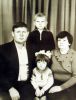 Gottfried Weinberger mit seiner Familie<br />
Готтфрид Вайнбергер со своей семьёй